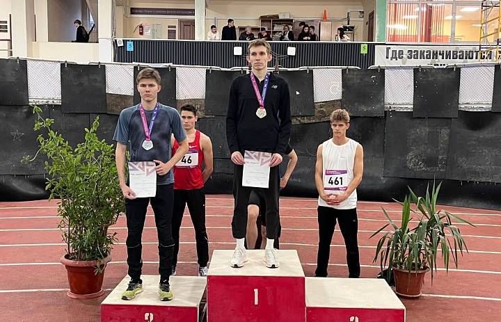 Участие в Всероссийских соревнованиях по лёгкой атлетике .