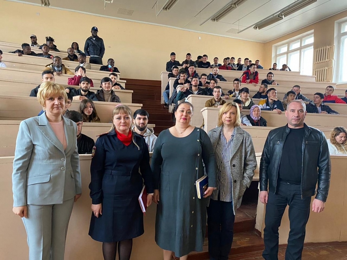 Встреча иностранных студентов с представителями УВМ УМВД России по Тамбовской области