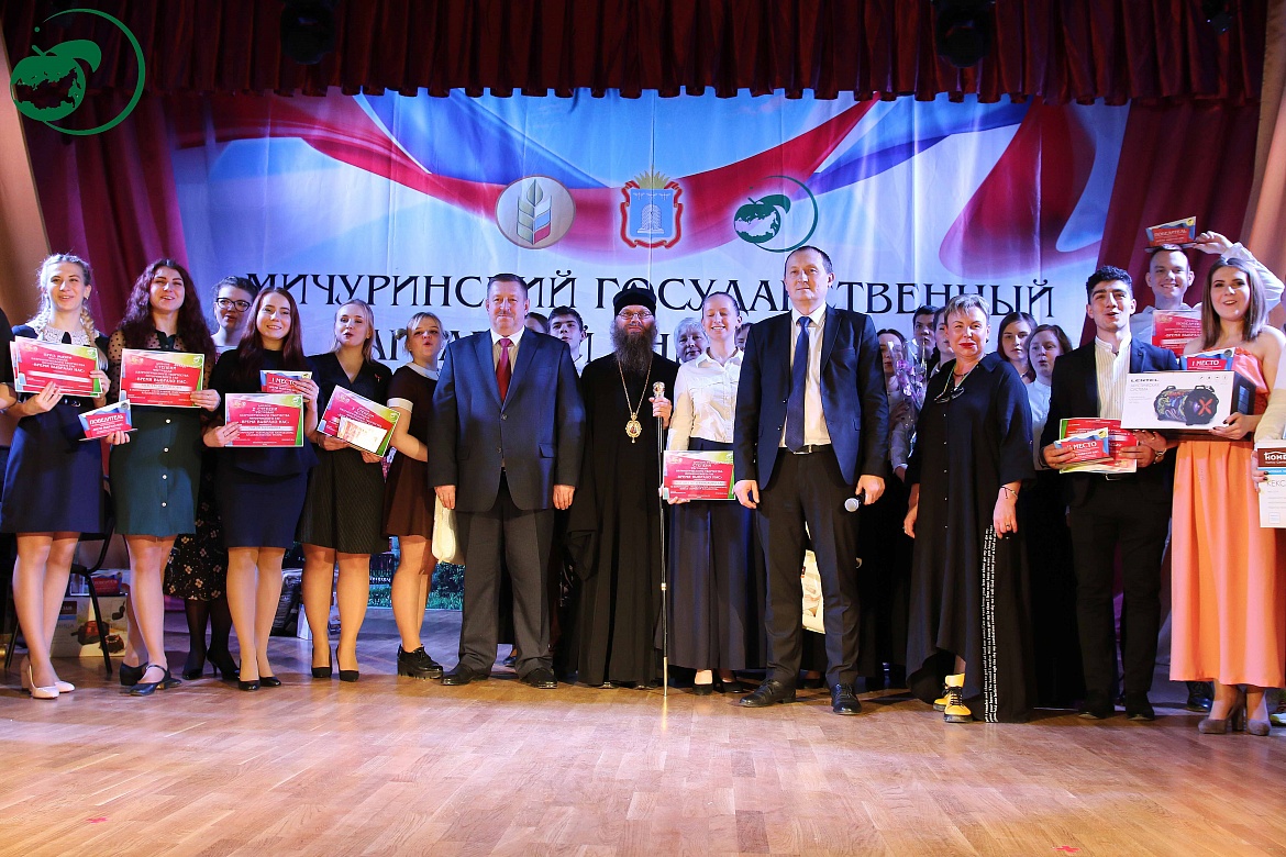 Фестиваль патриотического творчества к 75-летию Победы в ВОВ прошел в Мичуринском ГАУ