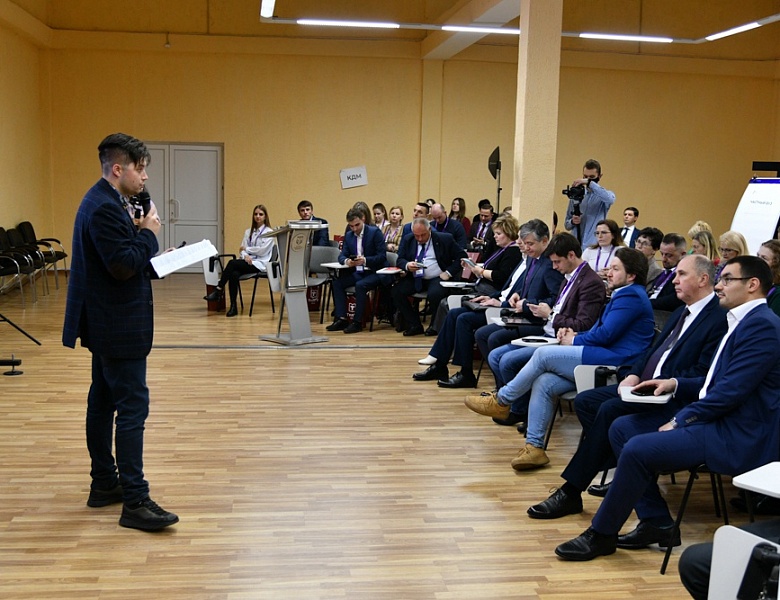Сергей Соловьёв в Туле на совещании