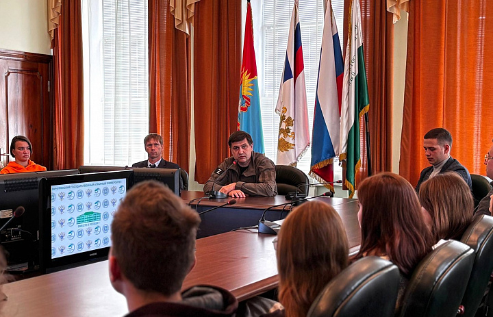 В честь Дня воссоединения Донецкой Народной Республики, Луганской Народной Республики, Запорожской области и Херсонской области с Российской Федерацией в университете прошёл круглый стол.