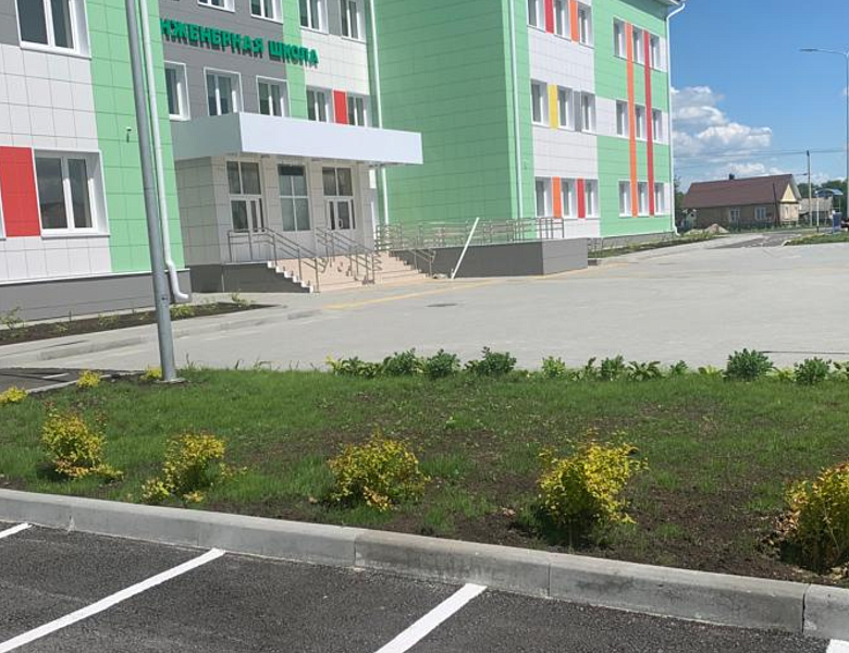 Студенты Мичуринского ГАУ благоустроили территорию новой школы в рабочем поселке Умет