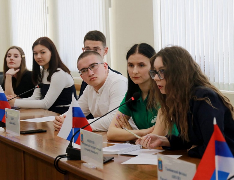 Студенты Мичуринского ГАУ приняли участие в дебатах ко Дню молодого избирателя