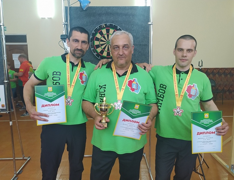 Валерий Балашов стал чемпионом открытых соревнований по дартс в Чаплыгине