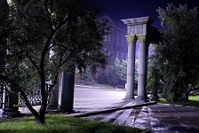 Корпус Мичуринского ГАУ в свете ночных фонарей